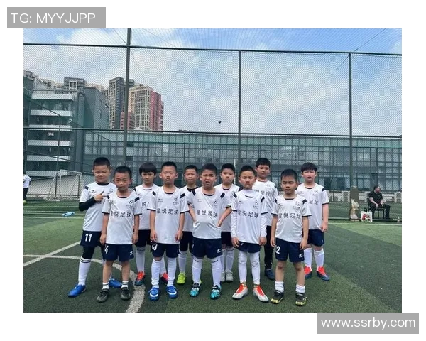 从绿茵场到小球场 足球巨星转型成小球星的精彩人生之路