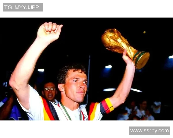 十年前足坛风云人物盘点 回顾当时足球明星与辉煌时刻 十年前足坛风云人物盘点 回顾当时足球明星与辉煌时刻