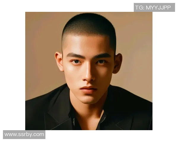 寸头足球球星头像聚焦 他们的激情与拼搏精神彰显绿茵场上的非凡魅力