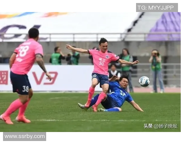 足球球星南京热潮引爆城市激情助推体育文化全面发展